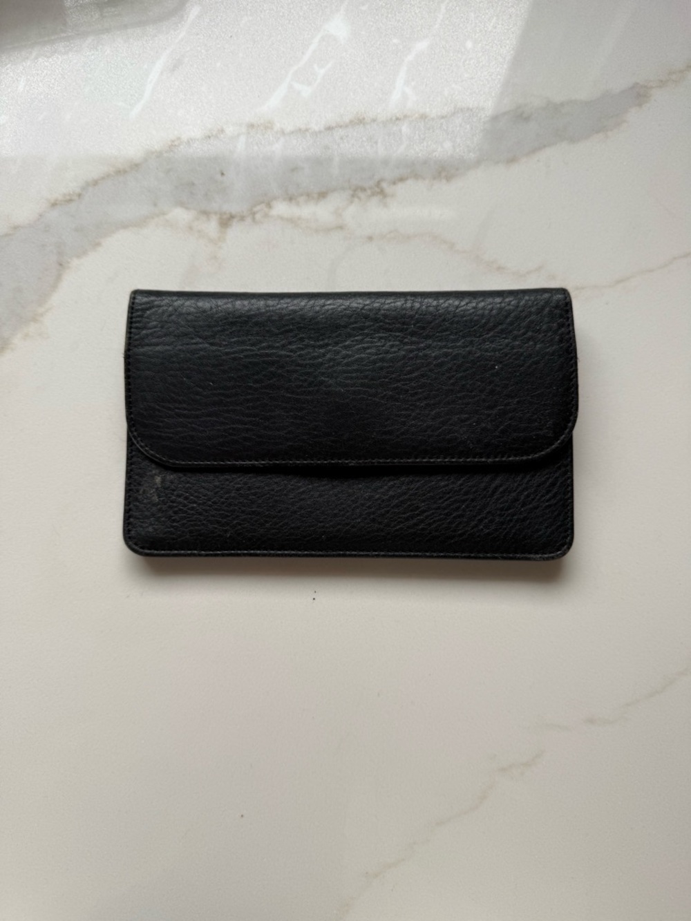 Levenger Black Leather Wallet Clutch 7 pockets FLAW